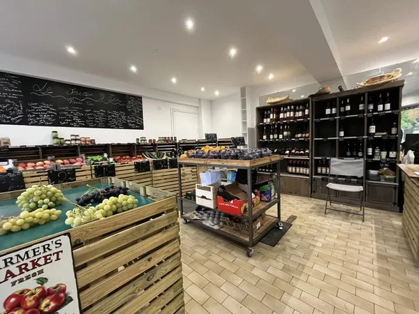 A VENDRE, FONDS DE COMMERCES, PRIMEURS / EPICERIE FINE SECTEUR SAINT LAURENT DU VAR CENTRE VILLE