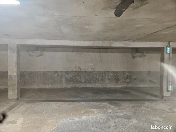 Place parking sécurisé