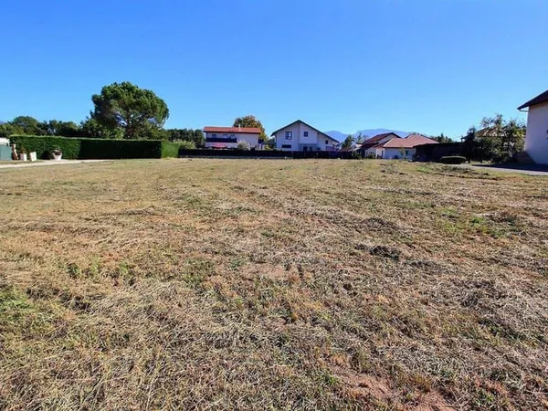 Terrain 629 m²