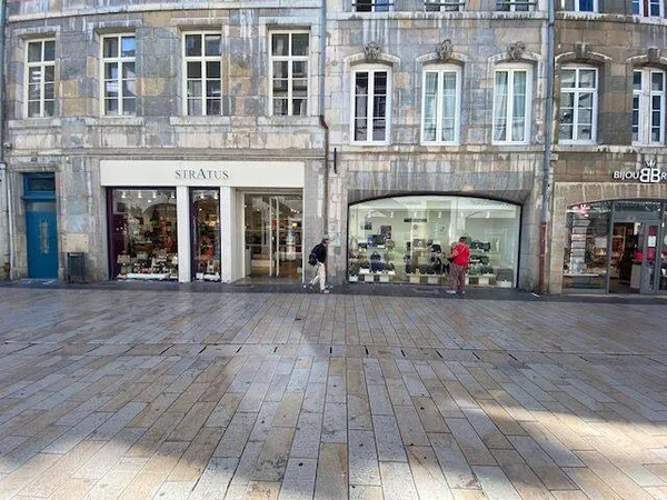 Boutique 143 m²