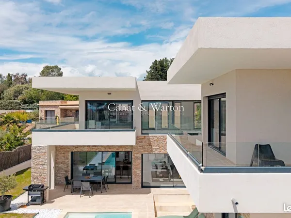 Villa 8 pièces 240 m²