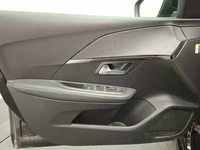 Peugeot 208 puretech 100 s&amp;s bvm6 — photo 15