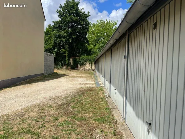 Places de parking à louer - Dourdan