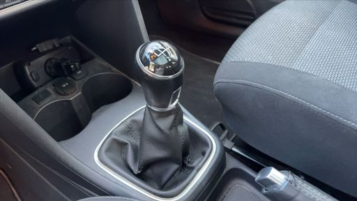 Volkswagen Polo 1.2 TSI 90 - Sportline – 2014 – 142090 km – Essence – Boîte Manuelle — photo 5