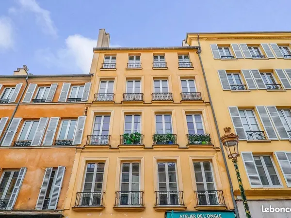 Appartement entièrement rénové - 3 pièces avec 2 chambres - Versailles Notre-Dame
