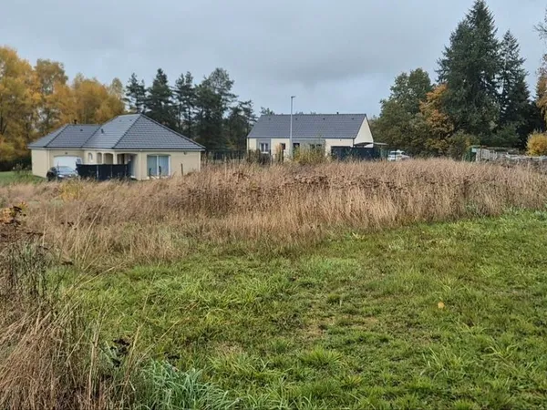 Terrain constructible à 6 km d'Ussel