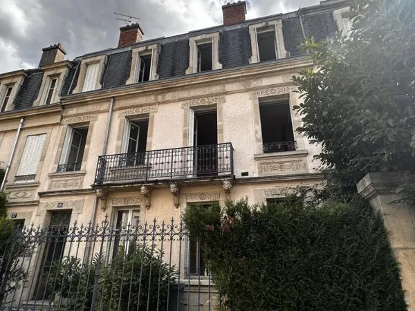 Maison 8 pièces 207 m²