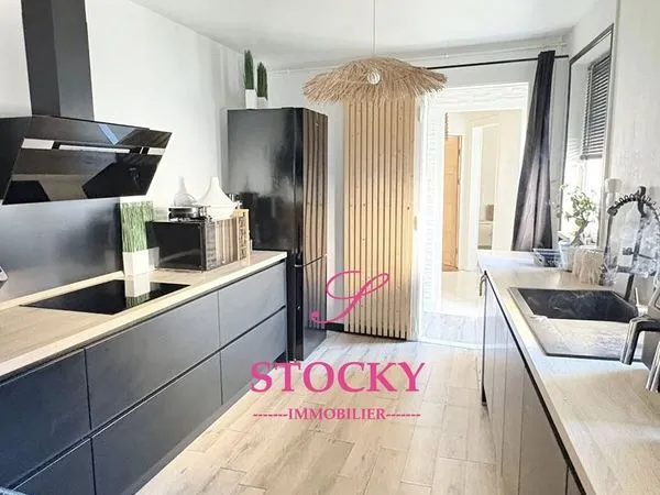 Propriété 7 pièces 260 m²