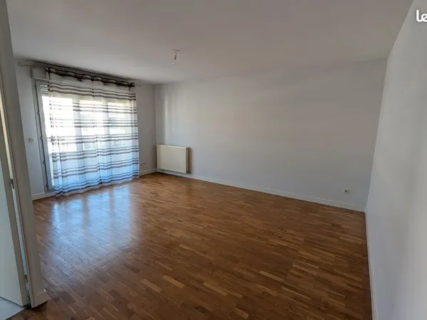 PARTICULIER loue F2 NON MEUBLE