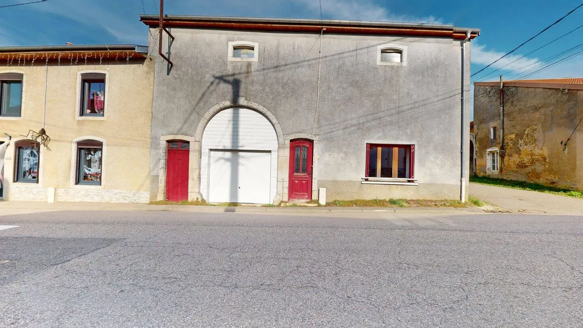 Photo 1