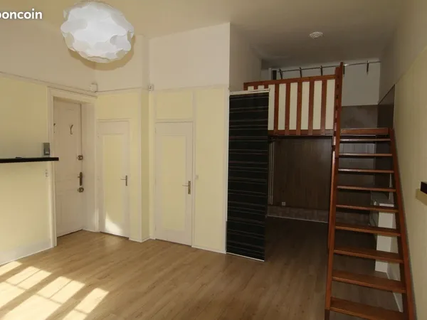 Grand studio lumineux avec mezzanine