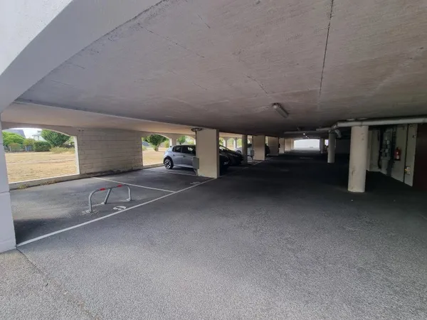 PLACE DE STATIONNEMENT PRIVATIVE & COUVERTE – ORLÉANS SUD