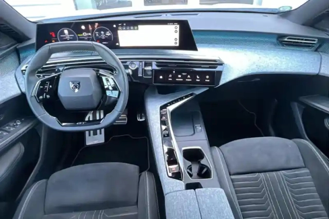 Peugeot 5008 electrique 210 ch 73 kwh — photo 22