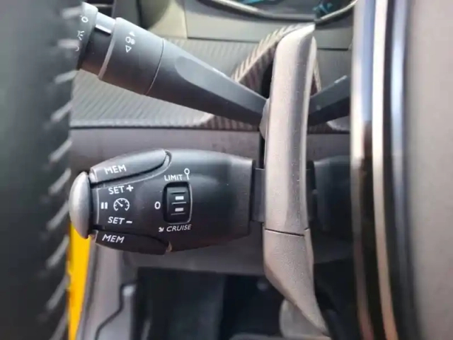 Peugeot 208 electrique 50 kwh 136ch — photo 21