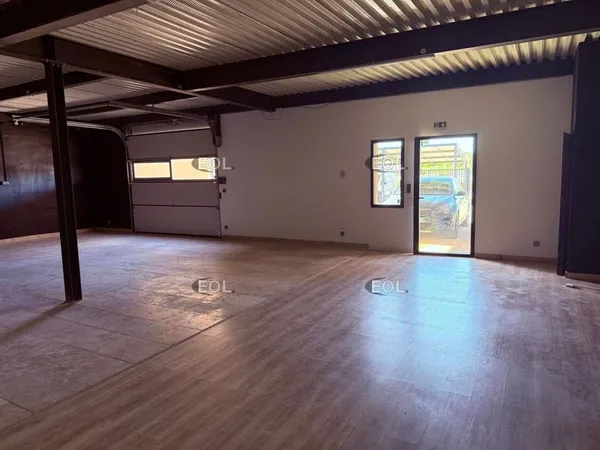 Local d'activité 125 m²