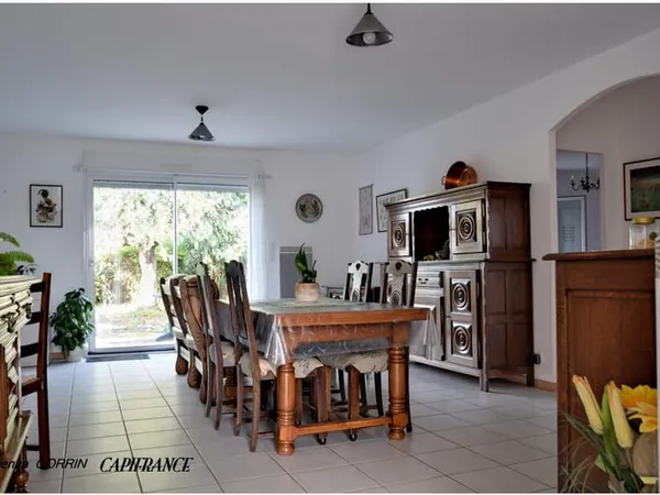 Maison à vendre 5 pièces TONNAY CHARENTE (17)MAISON PLAIN PIED PMR, 3 CHAMBRES, GARAGE, TARRAIN CLOS