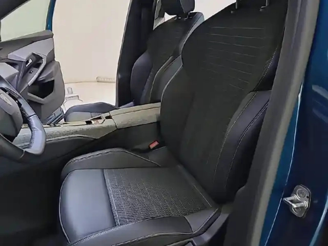 Peugeot 5008 hybrid 136 e-dcs6 — photo 11