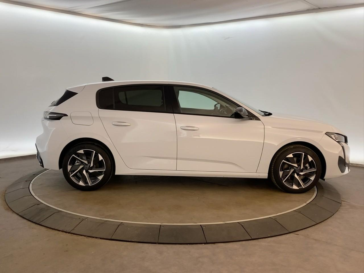 Peugeot 308 hybrid 145 e-dcs6 allure — photo 4