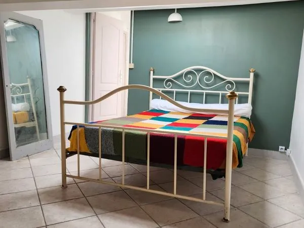 Appartement meublé rénové avec 2 chambres - Centre-ville