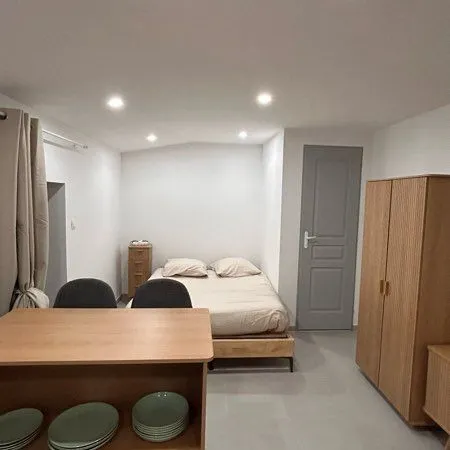 STUDIO MEUBLÉ 20m² - BÉZIERS - PROCHE ALLÉES PAUL RIQUET - 480 CC