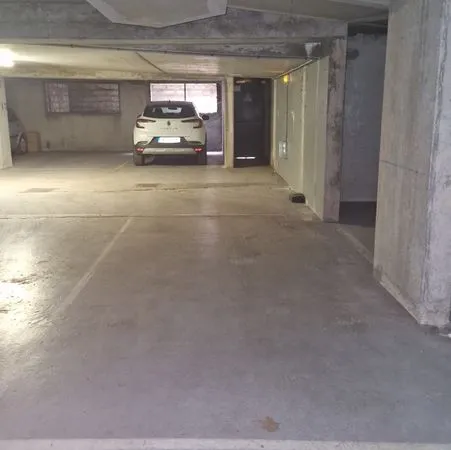 Place de parking Savigny pied du RER