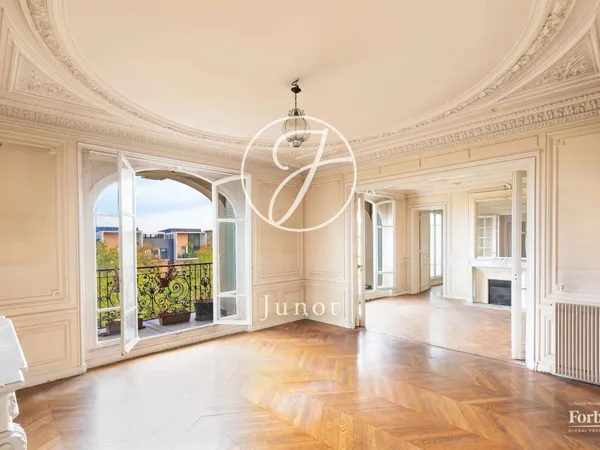 Appartement 5 pièces 130 m²