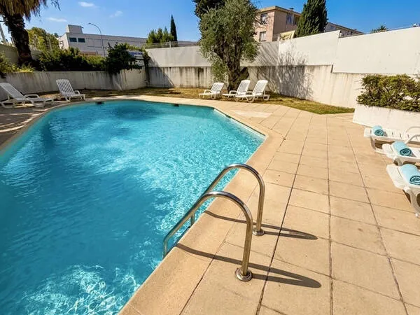 NICE OUEST 2 pièces avec jardin, terrasse, cave et piscine