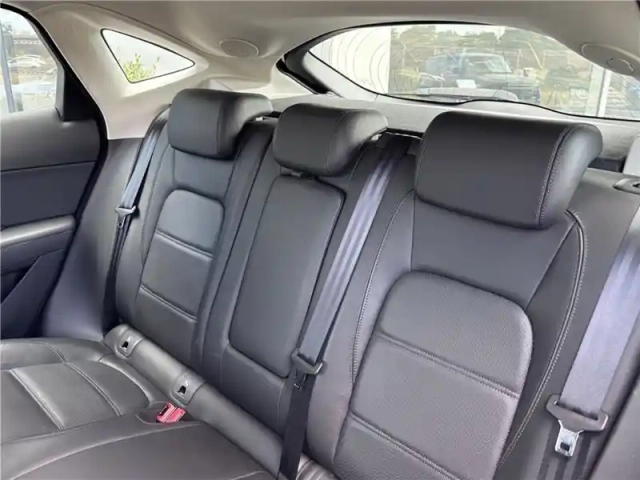 Jaguar E-Pace 2.0 d - 150 ch awd bva — photo 15