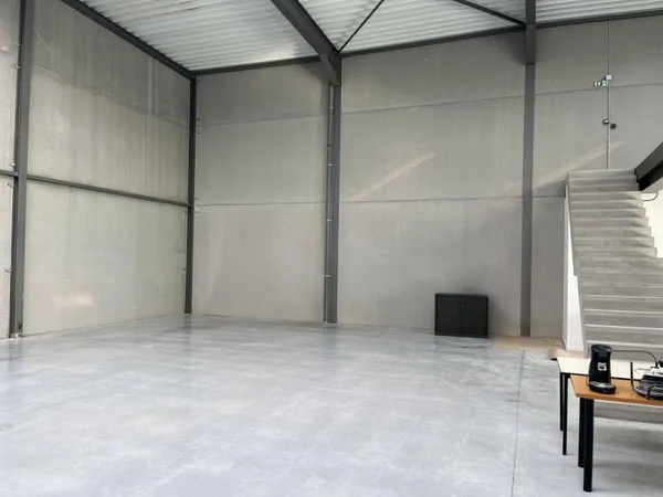 Local d'activité 523 m²