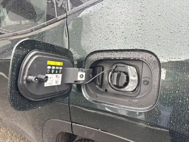 Jeep Compass 1.3 turbo t4 240ch phev 4xe north star at6 eawd — photo 13