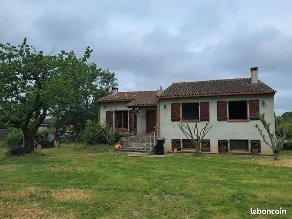Maison familiale 150 m² + sous-sol complet - Terrain env. 1 100 m²
