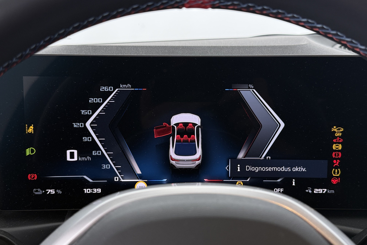 BMW I4 — photo 20