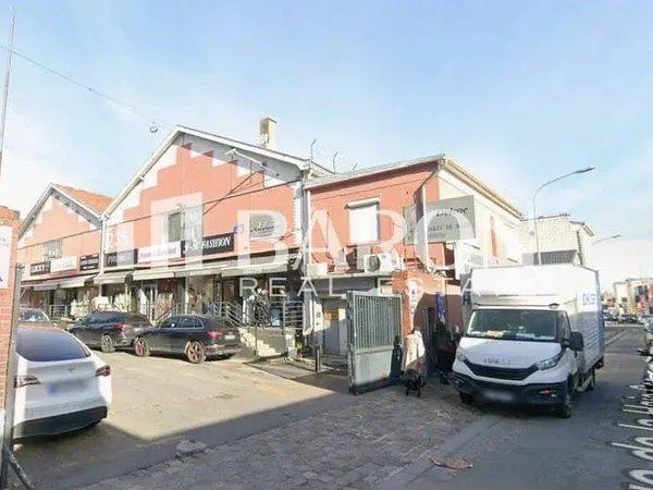 Local commercial 300 m²
