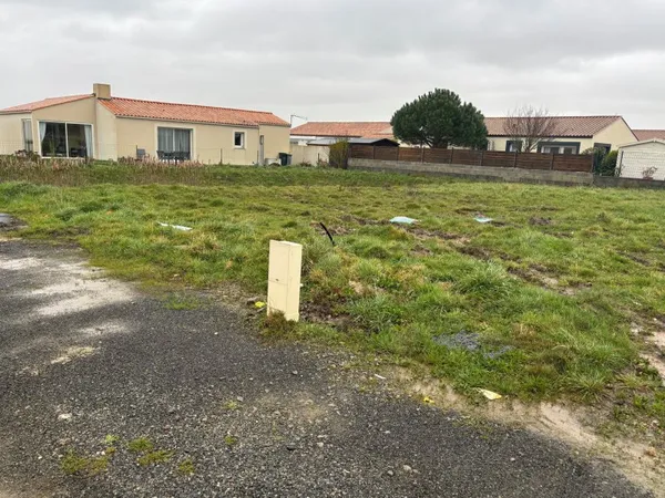 Lotissement l'Obione : Terrain viabilisé et libre constructeur de 568 m²