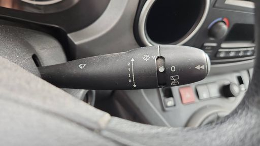 Peugeot Partner Tepee 1.6 Hdi 92 - Access – 2015 – 160420 km – Diesel – Boîte Manuelle — photo 16