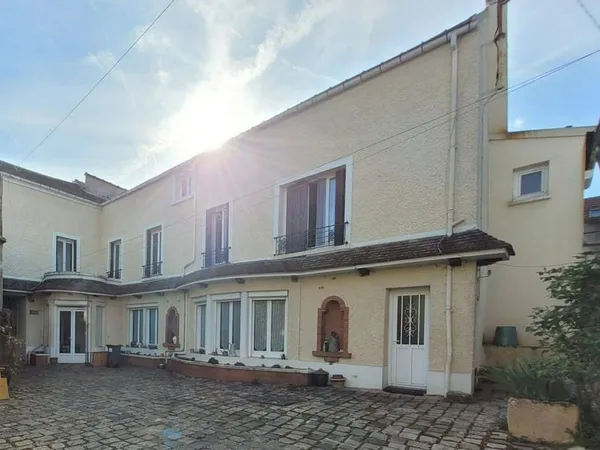 Maison 7 pièces 196 m²