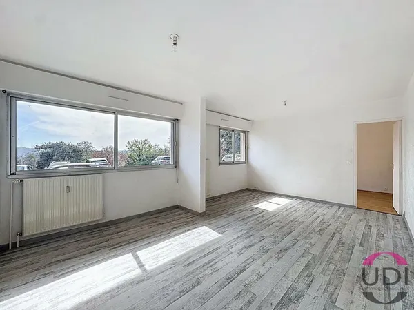 Appartement Lumineux À Louer - Montluçon