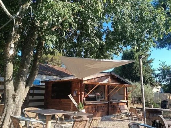 Location Kiosque terrasse et parking