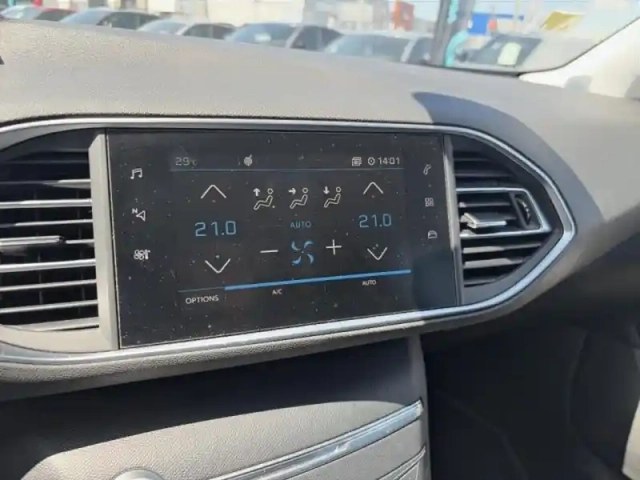 Peugeot 308 1.2 puretech 130ch e6.3 s&amp;s allure — photo 15