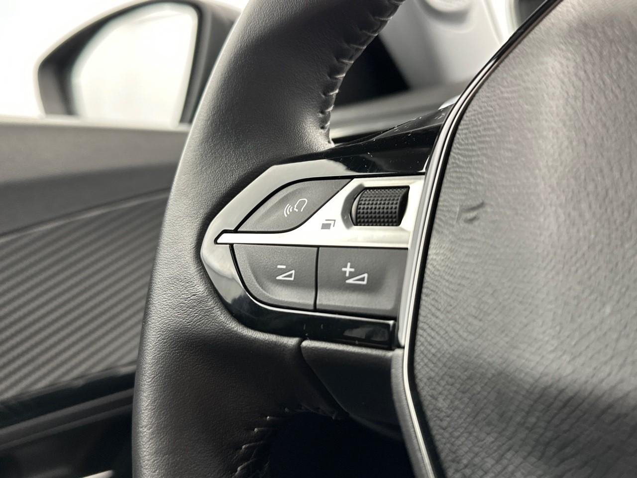 Peugeot 2008 puretech 130 s&s eat8 allure pack — photo 17
