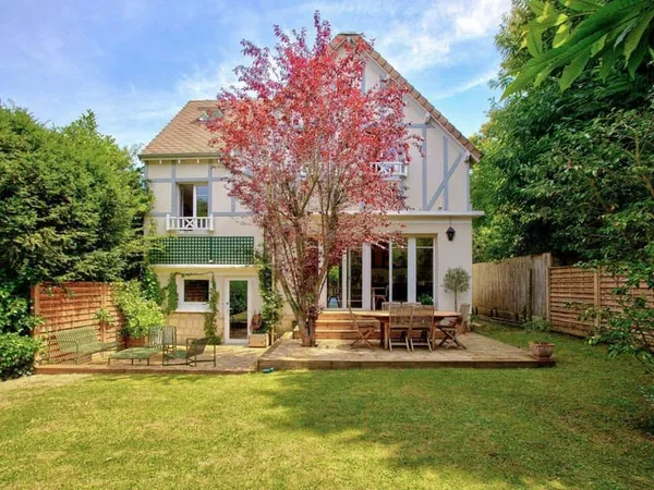 Maison 8 pièces 185 m²