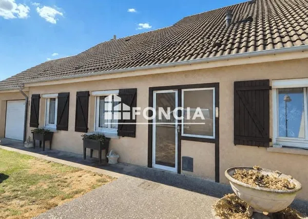 Pavillon individuel avec véranda récente et fort potentiel - Oiry