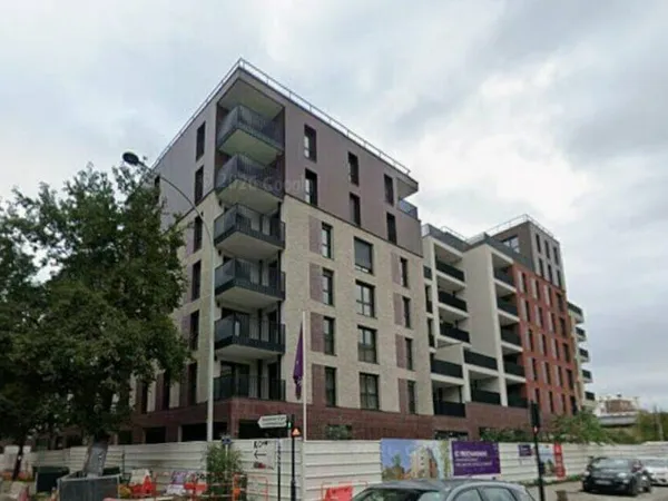 Local commercial 660 m²