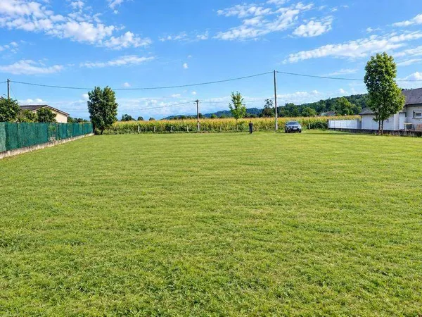 Terrain constructible 1811 m²