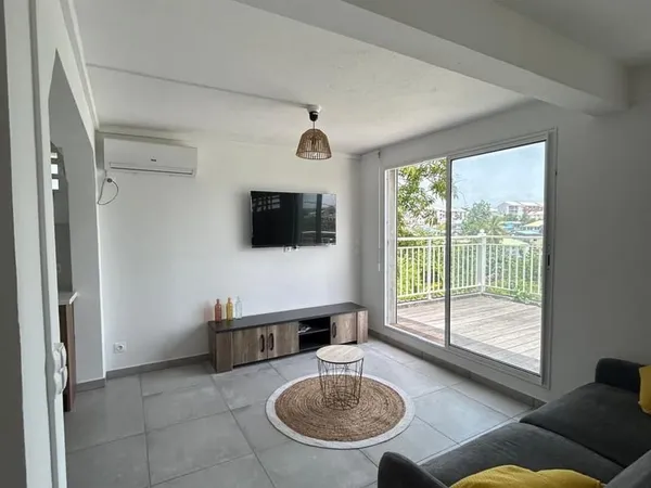 BEL APPARTEMENT TYPE 3 MEUBLE