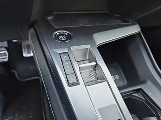 Peugeot 308 phev 225 e-eat8 — photo 14