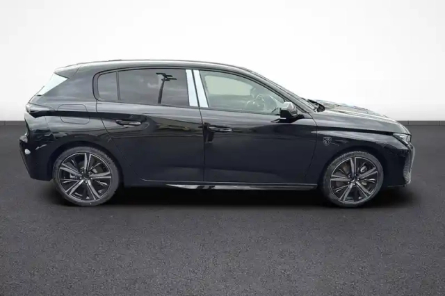 Peugeot 308 phev 180 e-eat8 — photo 7