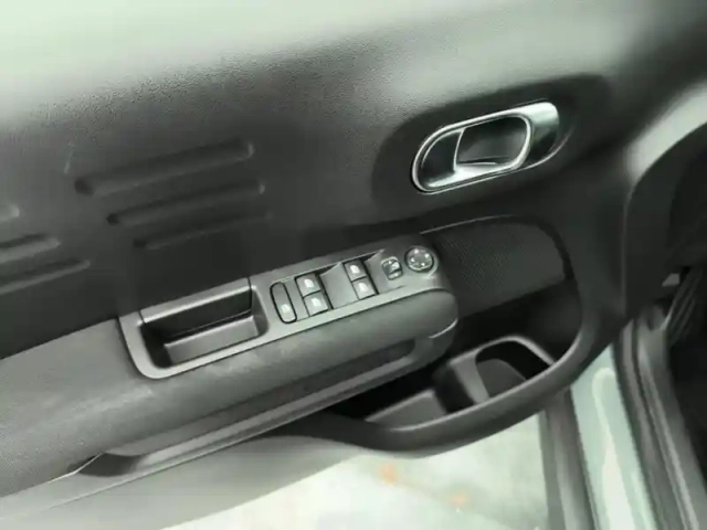 Citroën C3 Aircross bluehdi 110 s&amp;s bvm6 shine — photo 20