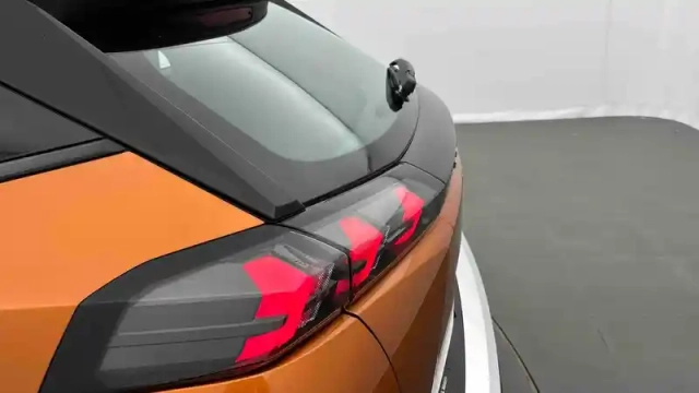 Peugeot 2008 puretech 100 s&amp;s bvm6 — photo 128