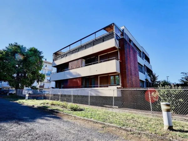 EXCLUSIVITÉ - BEAU T2 BIS DE 52 m² RÉNOVÉ AVEC BALCON, CAV